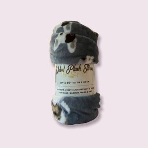 Mainstay’s Blue Dog Velvet Plush Throw 50x60